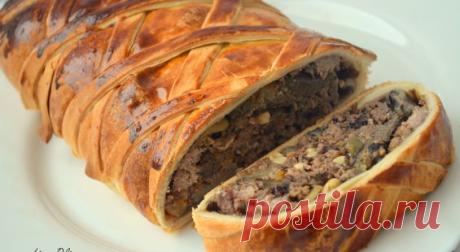 Праздничный конверт из слоеного теста с мясом