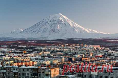 Россиянка описала столицу Камчатки фразой «дорого, грязно и нечем заняться». Россиянка посетила Петропавловск-Камчатский и описала поездку фразой «дорого, грязно и нечем заняться». Она отметила, что на Дальний Восток она отправилась, чтобы отдохнуть от московской суеты и полюбоваться природой региона. По ее словам, первые трудности начались еще до приезда.