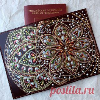 Доброе утро, друзья! Пусть день будет солнечным. У меня опять обложка, а хочется тарелку.#роспись#своимируками#handmade#точечнаяроспись#обложканапаспорт#pointtopoint#myart#passport#present#nizhnekamsk#tatarstan