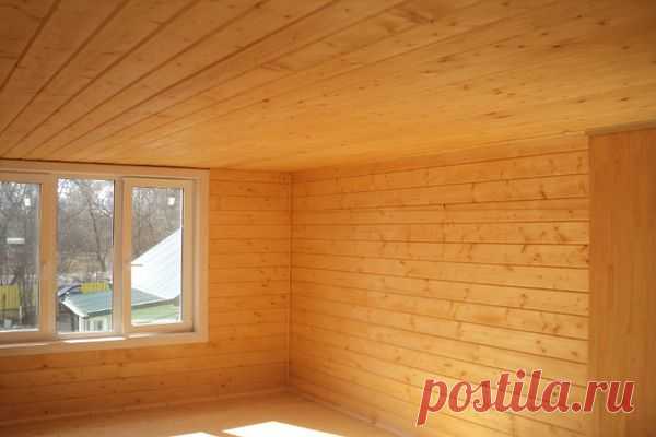 Отделка вагонкой внутри дома: выбор материала, правила монтажа и установки каркаса Отделка вагонкой внутри дома: виды материалов для внутренних работ, пошаговая инструкция по работе своими руками. Правила монтажа вагонки и установки каркаса, преимущества и недостатки материала.