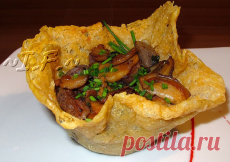 Закуска картофельная в сырной корзинке