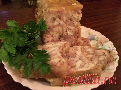 В магазине колбасу больше не покупаю: рецепт ветчины из курицы по-домашнему