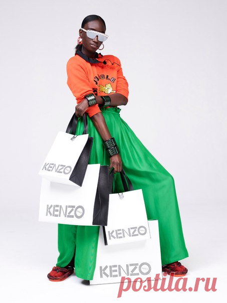 Коллекция KENZO x H&M появится в продаже 3 ноября в 8:30 в некоторых магазинах и в 12:00 по московскому времени на сайте. Список магазинов: ТРЦ "Метрополис", Москва - главный вход в ТЦ; ТРЦ "Афимолл", Москва - любой вход в ТЦ; ТРЦ "Вегас Крокус Сити", Москва - главный вход в ТЦ; ТРЦ "Авиапарк", Москва - вход, расположенный на первом этаже зеленой зоны парковки; Невский, 80, Санкт-Петербург - центральный вход в магазин; ТРЦ "Гринвич",…