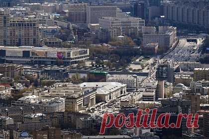 В Москве задержали депутата Мосгордумы Митрохина. Полицейские задержали депутата Мосгордумы от фракции «Яблоко» Сергея Митрохина в центре столицы во время встречи с избирателями. Парламентарий отметил, что был задержан в районе Хамовники. По словам Митрохина, сотрудники правоохранительных органах сообщили ему, что он якобы нарушал общественный порядок.