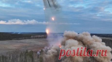 «Осуществлялся ремонт и восстановление техники ВСУ»: в МО РФ заявили об ударе по Харьковскому бронетанковому заводу. Российские войска нанесли ракетный удар по цехам Харьковского бронетанкового завода, на мощностях которого производился ремонт и восстановление техники ВСУ. Как заявили в Минобороны РФ, наряду с этим поражены командно-наблюдательные пункты подразделений 100-й бригады территориальной обороны и 67-й механизированной бригады ВСУ. Тем временем на Донецком направлении отражены три…