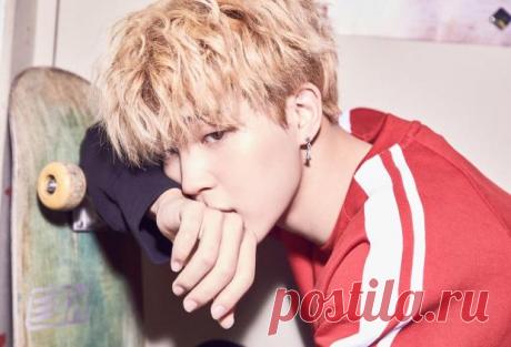 BTS: Чимин вручил подарки выпускникам начальной школы своей альма-матер