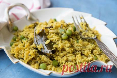 Плов «Матар-пулао» Ингредиенты:350 г басмати или жасмина, или любого чистого, белого, качественного риса с длинными зернами200 г сыра панир, или адыгейского сыра (только перед тем, как взвешивать сыр, подержите его под грузом пару часов, чтобы ушла вся жидкость)&nbsp;2 ст.л. топленого масла для обжаривания...