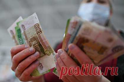 Почти половине россиян перестало хватать зарплаты на основные нужды. Почти половине россиян перестало хватать зарплаты для удовлетворения основных потребностей. Еще у 36 процентов респондентов оклад с трудом покрывает ключевые нужды, свидетельствуют результаты опроса, проведенного аналитиками hh.ru. Только 20 процентам граждан зарплата позволяет покупать все необходимое.