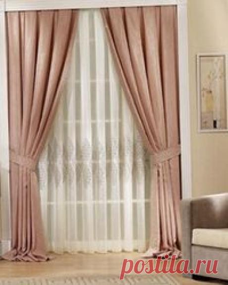 Декор окон шторами - большинство домохозяек вешает шторы на окно только лишь потому, что так нужно, и совсем не задумываются ни о дизайне, ни о предназначении.