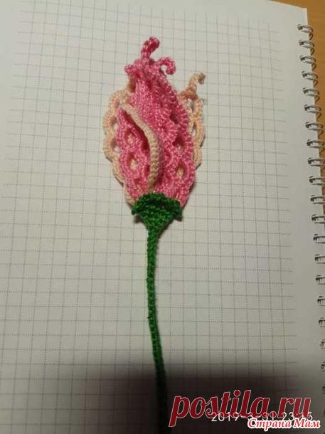 Цветочная композиция выполненная крючком для декорирования одежды