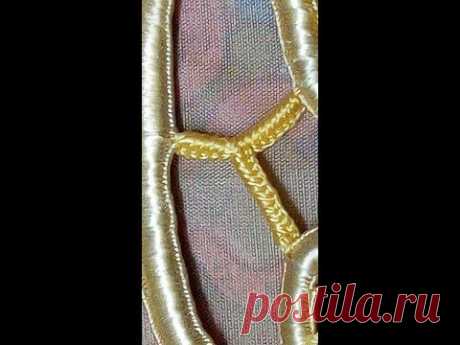 macrame romanian point lace غرزه العمود المقسوم في اللاسيه - YouTube
макраме румынские точечные кружева прошиваем колонну на кружевную