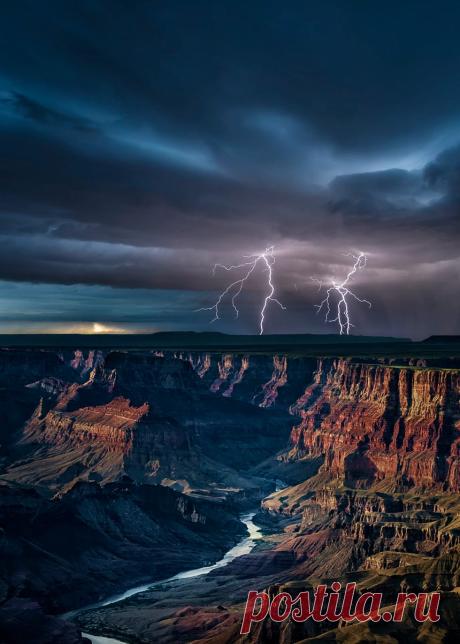 coiour-my-world:
“Drama ~ D.“Bodhi” Smith
”