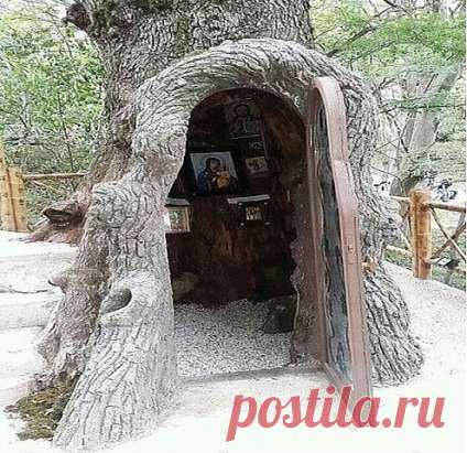 Вот такая необычная часовня.
#класс