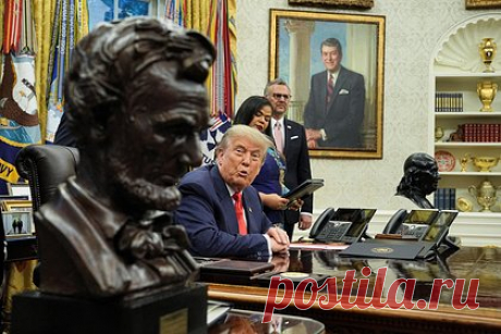 Трамп показал связанную с сексуальным скандалом комнату Белого дома