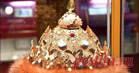 “Казанская шапка" Ивана Грозного Одна из царских регалий-корон, принадлежавшая Ивану IV Грозному «Шапка Казанская», символизировала его статус монарха Казанского ханства, но...