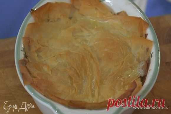 Грибы под хрустящим фило . Ингредиенты: грибы, тесто фило, лук красный | Официальный сайт кулинарных рецептов Юлии Высоцкой