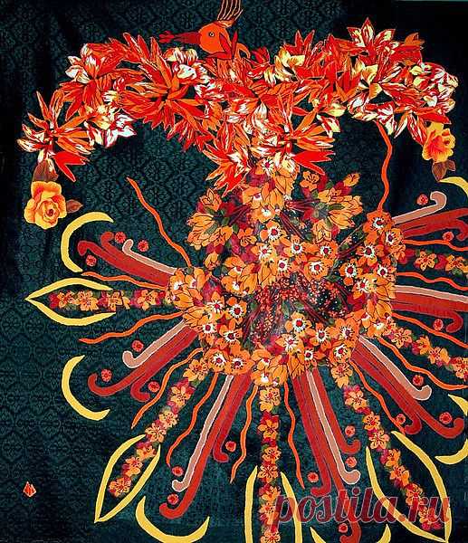 Бабье лето разгулялось И порадовав теплом, Закружило, заигралось Листопадом под окном. Соберу я листья клёна В изумительный букет. Жёлтый, красный и зелёный Это осени портрет. Солнце жёлтыми лучами Приласкав осенний сад, Пошалило с облаками И склонилось на закат. А рябинушка зарделась, Запылала вся огнём, В сарафан переоделась, С красным бисером шитьём. Лишь трава не поменяла Свой зелёный яркий цвет, А накинув, для начала, Листьев разноцветный плед.(М.Синиц)