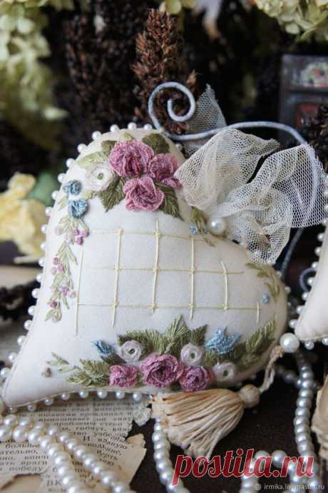 Vintage Textile Heart with Embroidery | Текстильные подвески Сердечки. Винтаж. Вышивка рококо – купить в интернет-магазине на Ярмарке Мастеров с доставкой