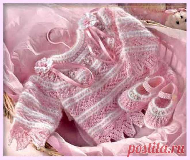 Бело-розовые кофточка и башмачки.