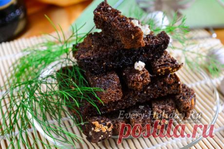 Гренки из черного хлеба с чесноком как в баре