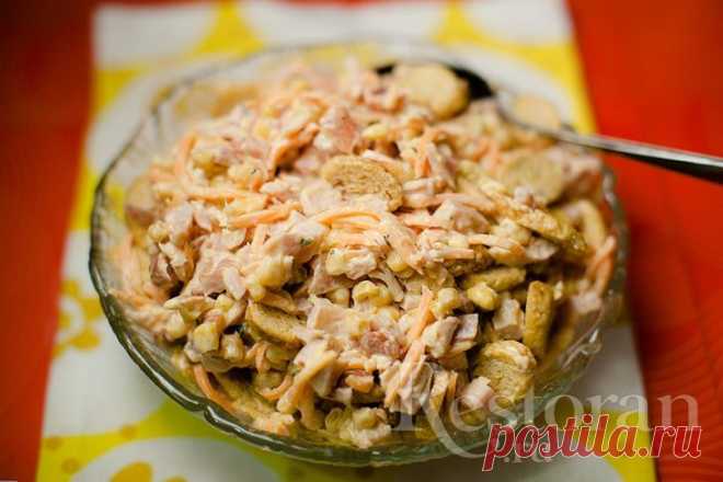 Салат с копченой курицей и корейской морковкой