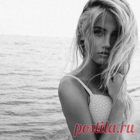 Уже давно казалось — наплевать!...
Он карта далеко не моей масти...
Но иногда так больно вспоминать,
что мне когда-то с ним хотелось счастья...
★ g а р д е р о б ★