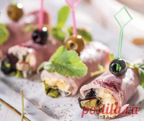 Рецепты на Новый Год 2018: закуски, второе, десерты, напитки