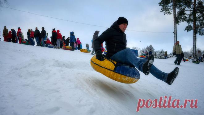 Россиянам рассказали, как правильно кататься на тюбинге. Для безопасного катания с горки на тюбингах стоит выбирать только те склоны, которые специально оборудованы для этих целей. Об этом "Москве 24" рассказала заместитель заведующего СК "Севастопольский проспект" ГБУ ДО ...