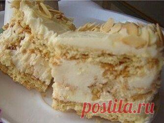 НЕВЕРОЯТНО ВКУСНЕЙШИЙ КИЕВСКИЙ ТОРТ  Ингредиенты:  Для песочного теста.  ✔ 2 желтка.  ✔ 180 гр сахара.  ✔ 150гр сливочного масла маргарина.  ✔ 1 пачка разрыхлителя.  ✔ 400 гр муки-500 гр все зависит от вашей муки.  ✔ 1-2 ст.ложки сметаны. Для безе:  ✔ 4 белка (Для своего торта я взяла 6 белков)  ✔ 1 ст рубленных грецких орехов или лесные орешки.  ✔ 1 ст.ложка картофельного крахмала (не обязательно)  ✔ 200 гр сахара.(300 гр)...