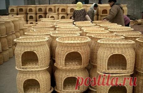 #vmeste@newspaper_weaving 
В обсуждениях группы создана тема для желающих сплести дом для кота : https://vk.com/topic-12159416_38412352. Начало работ : август. Идем в тему, проводим перекличку, начинаем теоретические беседы и добавление моделей домов. Возможно плетение разных моделей и даже лежанок - не возбраняется!