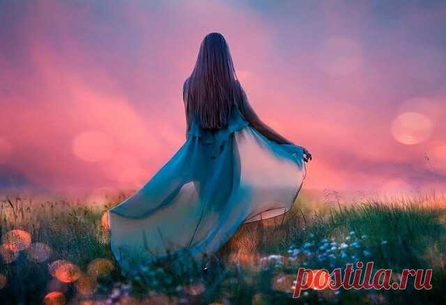 ༺🌸༻
— так хочется поскорей в то время, когда во время летних вечеров всё небo становится розово-фиолетовым, мягким и сладким, теплый ветер обнимает плечи и сверчки напевают мелодии лета.

Уютного вечера дорогие друзья...