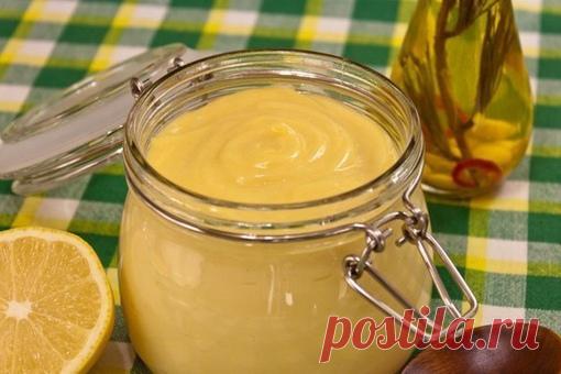 Замена майонезу: 6 ПП-заправок для ваших любимых салатов 

1. Желток + горчица + лимонный сок + соль, стевия + оливковое масло 
2. Семена + чиа (обжарить) + йогурт 
3. Оливковое масло + яблочный уксус + чеснок + лимонный сок + дижонская горчица + специи (соль, перец, сушёный тимьян) 
4. Йогурт + хрен + горчица + смесь перцев + зелёный лук 
5. Помидор + оливковое масло + укроп + красный перец + соль + чеснок 
6. Лёгкий творожный сыр + кефир + сухой чеснок