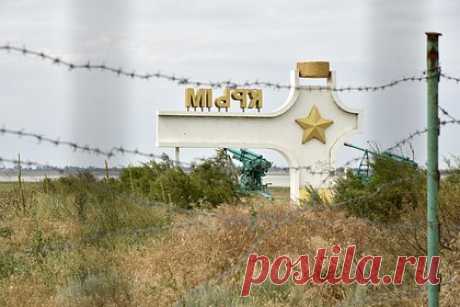 В Крыму потребовали признать экстремистской песню «Червона калина». Госсовет Крыма потребовал признать украинскую песню «Червона калина» экстремистской. Соответствующее обращение в МВД направил парламентский комитет по культуре и охране культурного наследия, рассказал его председатель Николай Волков. По его мнению, исполнителей данной композиции нужно сажать в тюрьму.