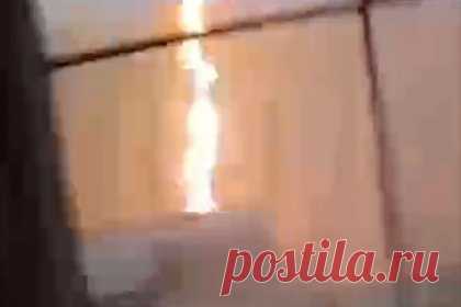 Мощный удар молнии в Подмосковье попал на видео