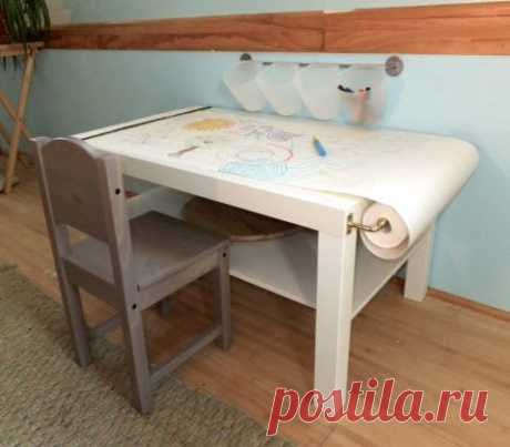 DIY Arts &amp; Craft Table for Kids on a Budget - paper roll, wall-mounted buckets for supplies | JUAN's board