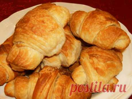 10 лучших рецептов слоеных рогаликов с фото. Как приготовить вкусные рогалики из готового слоеного теста с начинкой?