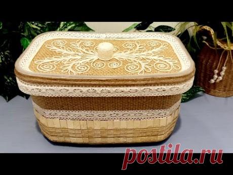 Взяла обыкновенный пластиковый контейнер, и сделала эксклюзивную хлебницу.