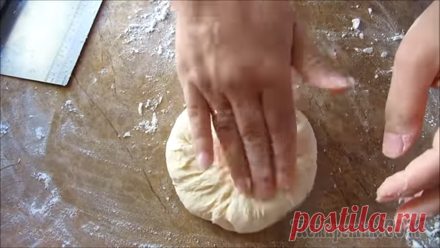 Готовятся моментально - съедаются еще быстрее! Пушистые лепешки на кефире с яблоками