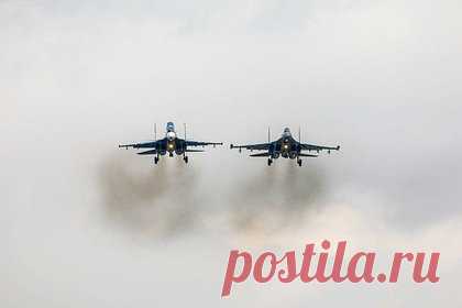 Авиация коалиции США 23 раза опасно сблизилась с российскими самолетами в Сирии. Авиация коалиции во главе с США за 2023 год 23 раза опасно сблизилась с самолетами Воздушно-космических сил России в Сирии. Об этом сообщил замглавы ЦПВС контр-адмирал Олег Гуринов. Он отметил, что во время 11 эпизодов экипажи фиксировали облучение российских самолетов системами наведения вооружения.