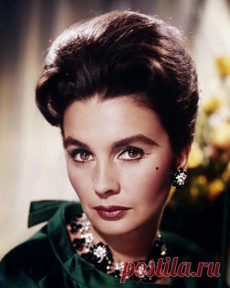 Джин Симмонс, 31 января, 1929
• 22 января 2010