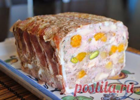 Невыразимая легкость кулинарного бытия...: Террин с курицей, фисташками и курагой