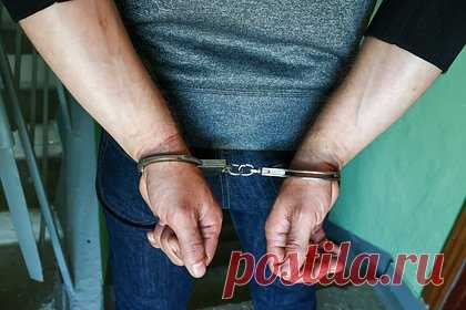 Украинского подполковника приговорили к 29 годам колонии за приказ об обстреле. Верховный суд Донецкой народной республики (ДНР) заочно приговорил командира самоходного артиллерийского дивизиона морской пехоты Вооруженных сил Украины (ВСУ) подполковника Владимира Торшина к 29 годам колонии строгого режима. Военный признан виновным по четырем статьям.