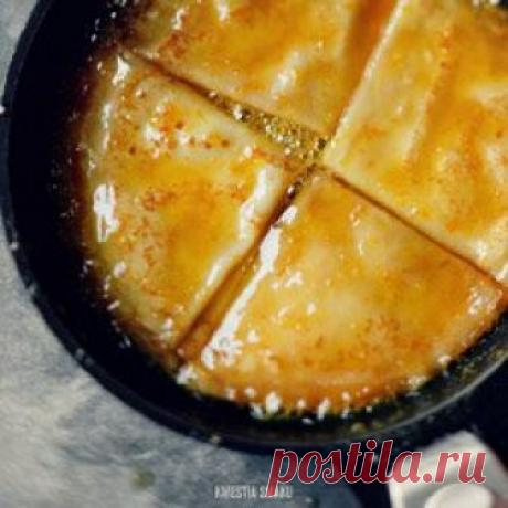 Crêpes Suzette - płonące naleśniki z syropem pomarańczowym