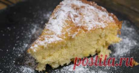 Классный рецепт - Пирог с ананасами! На новогодние праздники я купила несколько ананасов, и, конечно, все  мы не смогли съесть. Пришлось подумать, что же можно с ними приготовить. На ум пришел потрясающий воздушный ананасовый пирог. Готовить его очень просто и быстро. Получается очень легкий, воздушный, ароматный пирог. Ананас необычная начинка, точнее не повседневная, поэтому этот пирог по праву можно считать праздничным и приготовить для прихода гостей.