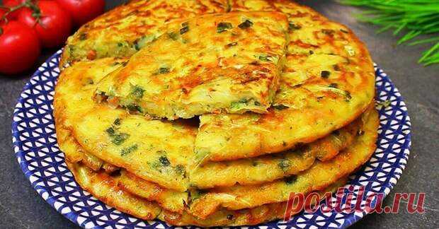Лепешки из капусты на сковороде - Будет вкусно - 22 марта - Медиаплатформа МирТесен Полкилограмма капусты — идеальная основа для быстрого и сытного перекуса. На приготовление такого блюда уйдет совсем немного времени, а на его поедание — еще меньше. Как же пожарить золотистые лепешки из капусты на сковороде? Чтобы эта закуска имела приятную текстуру, не всыпайте в тесто сырые - 22 марта - 43938932931 - Медиаплатформа МирТесен