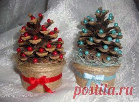 Шишечные ёлочки. Мастер-класс








•••в продолжении ещё фото