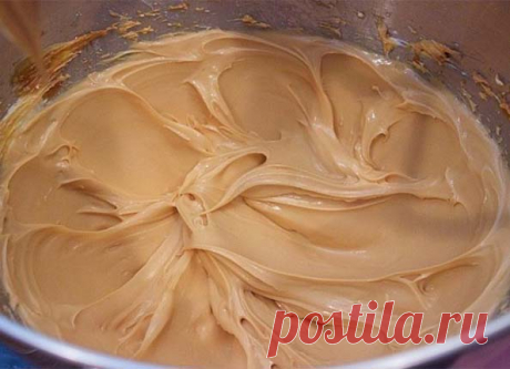 Карамельный крем Он вполне может выступать как самостоятельное десертное блюдо.