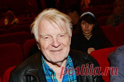 Юрий Назаров обвинил Машкова в приставании к его дочери. 84-летний Юрий Назаров поведал в одном из интервью, что плохо относится к Машкову, так как его дочь Татьяна стала жертвой обмана Владимира. По словам артиста, нынешний худрук Московского театра Олега Табакова пользовался своим положением, а также завлекал дочь Назарова.