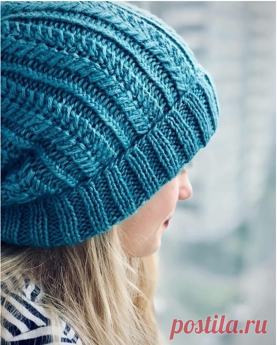 Шапка спицами от @knittorine.