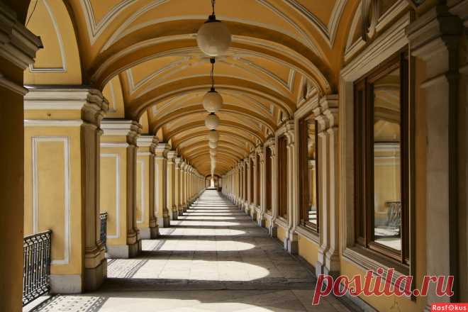 Фото: Анфилада Гостиного двора. Фотолюбитель Галина Земченкова. Город - Фото и фотограф на Расфокусе.